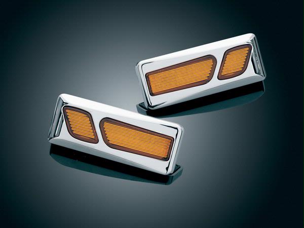 Feux latéraux à leds oranges.